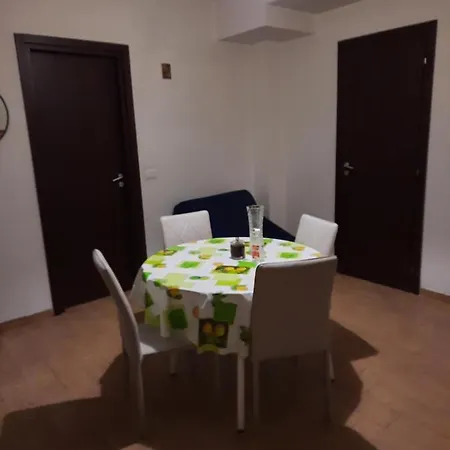 Nobady Is Foreigner In Quarto em Acomodações Particulares *